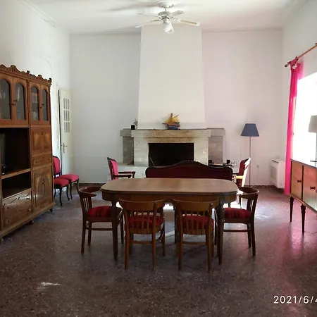 Psathi בית נופש Kímolos