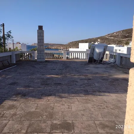 Psathi בית נופש Kímolos